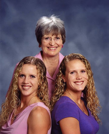 Daughters with their mother in 2005